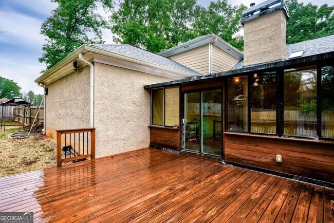 Building Photo - 1245 Vineyard Dr SE