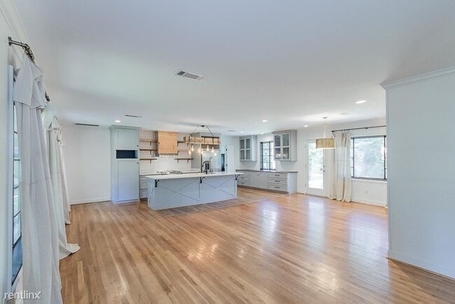 Building Photo - 3 br, 2 bath House - 3975 Berkley Dr