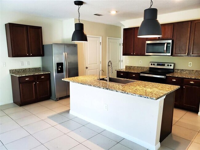 Building Photo - 32871 Brooks Hawk Ln