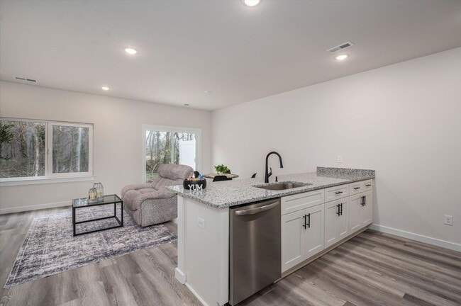 Building Photo - 409 #14 E 20th St