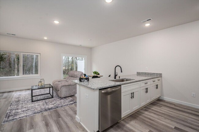 Foto del edificio - 409 E 20th St