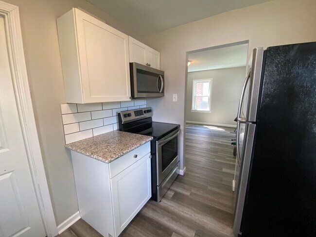 Foto del edificio - $250 off Move-in Special!!! Renovated 2 Be...