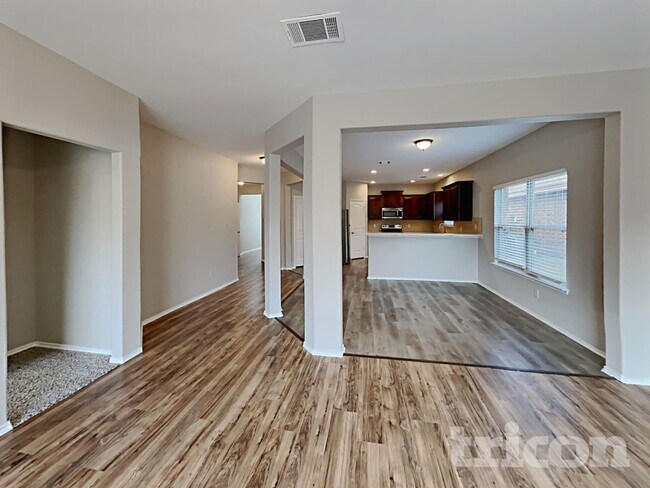 Foto del edificio - 1216 Alder Tree Ln