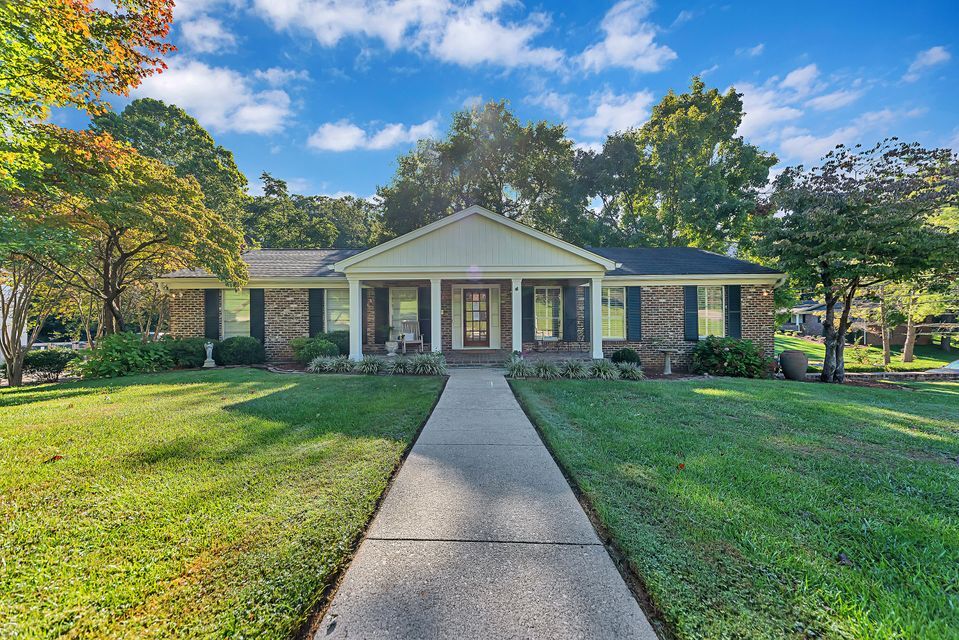 Foto principal - 8020 Lennox Dr NW