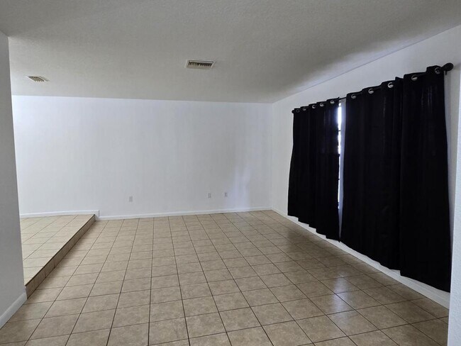 Foto del edificio - 1420 Mariner Blvd