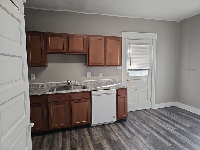 Building Photo - 774 Wells St 4BR/1.5BA (Cincinnati)