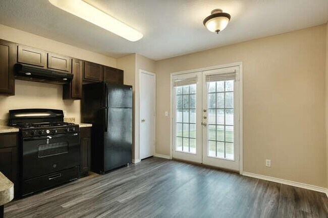 Foto del edificio - 244 Langely