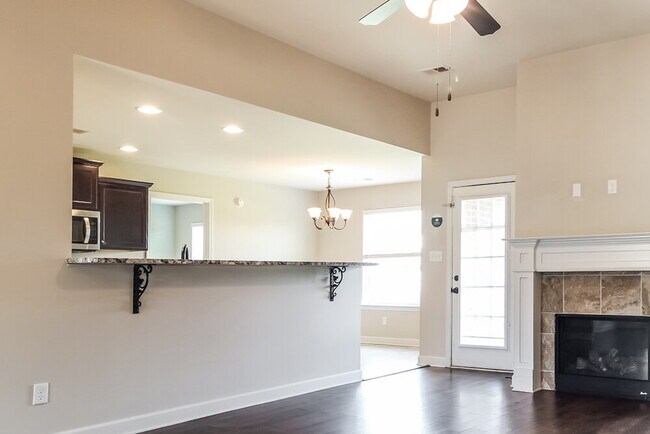 Building Photo - 3580 Sabra Ln