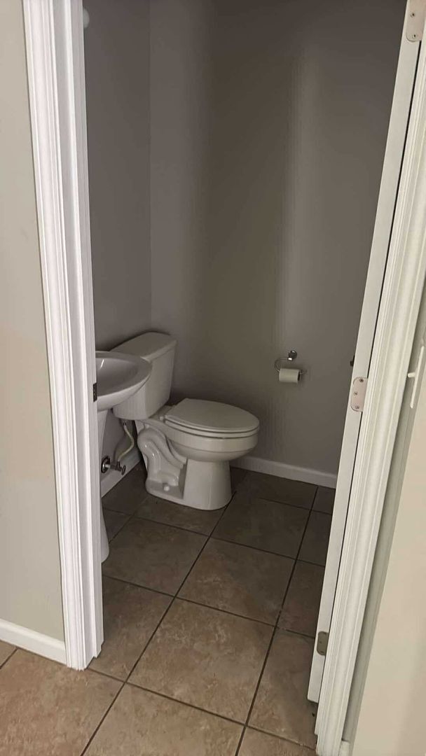 Building Photo - 2 Bedroom ~ 1.5 Bath ~ Benton, KY ~ 2 Story Townhome