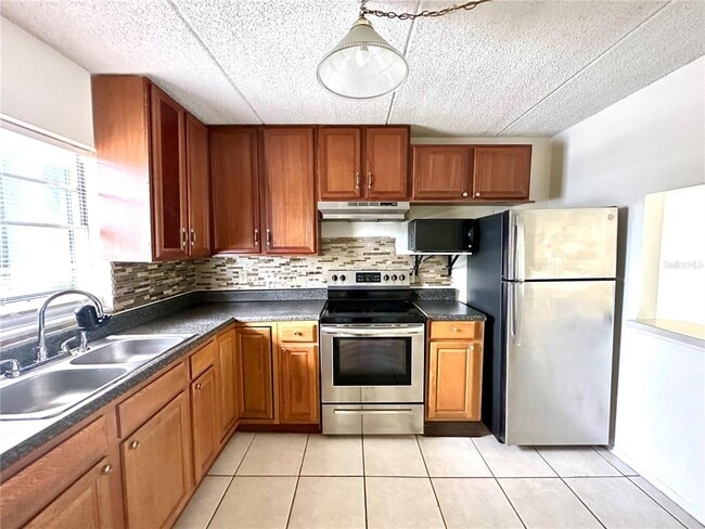 Building Photo - 2830 Somerset Park Dr