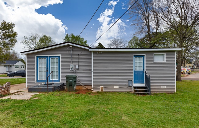 Building Photo - 3501 Ventura Rd SW