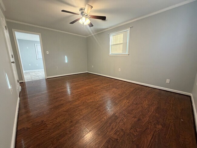 Building Photo - Adorable Rancher