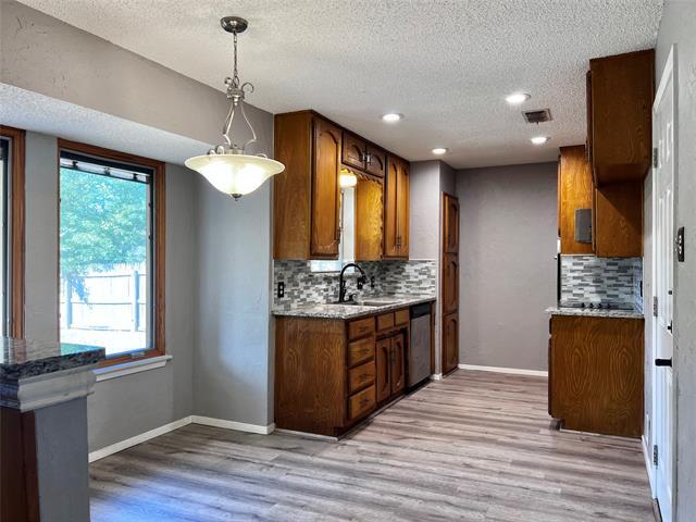 Foto del edificio - 8612 Brookridge Dr