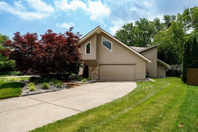 Foto del edificio - 1382 Hickoryview Ct