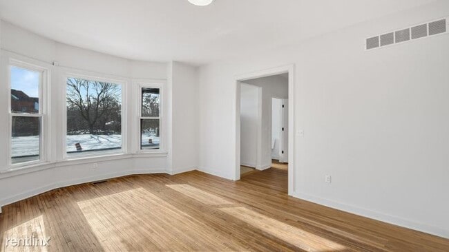 Building Photo - 7253 Kercheval Ave