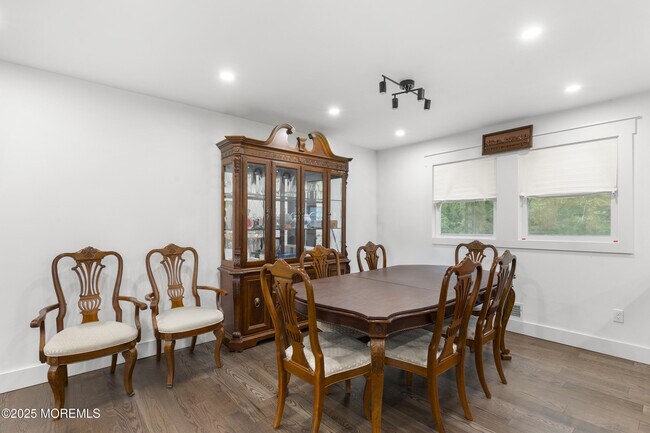 Building Photo - 741 Lakehurst Ave