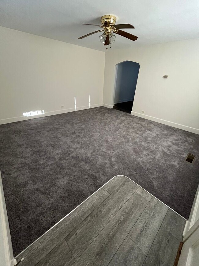 Foto del edificio - 2411 Chapel Hill Rd