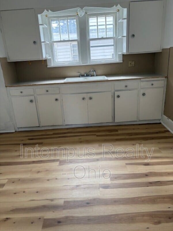 Building Photo - 633 Cassius Ave