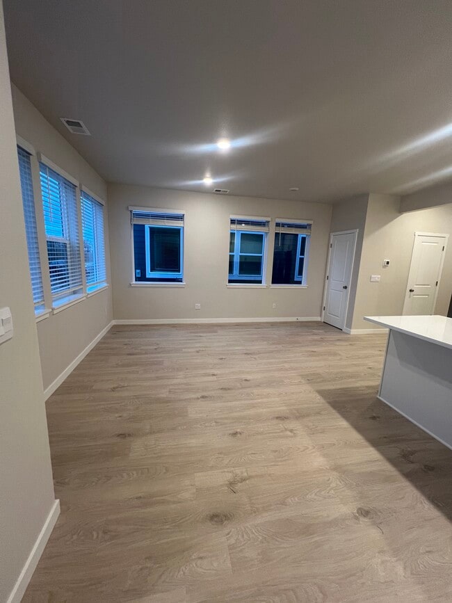 Building Photo - 6532 SE Nasha St