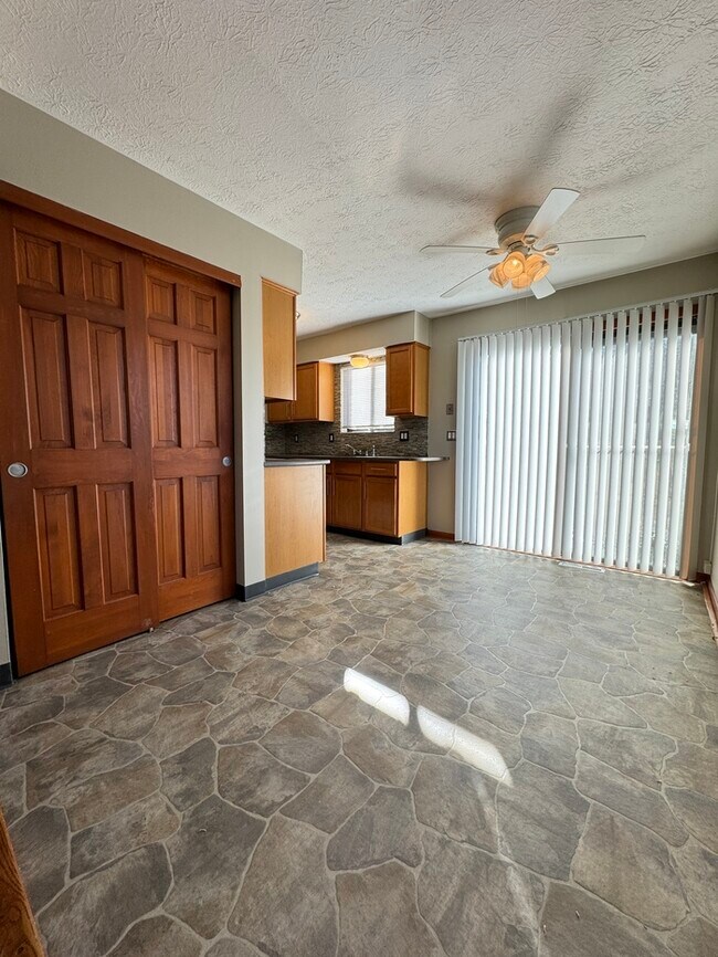 Building Photo - 3090 Highcliff Ct