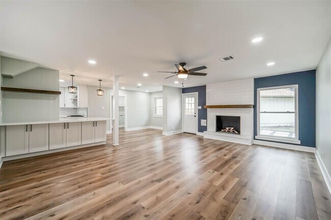 Building Photo - 11018 Ella Lee Ln