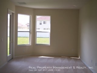 Building Photo - Beautiful 5 BR / 3.5 BA House in Eagle Creek