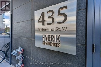 Building Photo - 435 Richmond St W