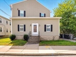 Building Photo - 848 Waverly St