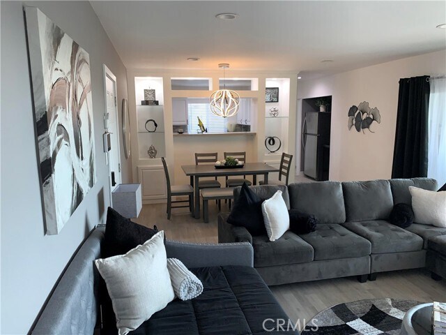 Building Photo - 9633 Crenshaw Blvd