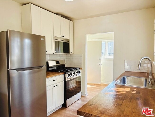 Foto del edificio - 3714 S St Andrews Pl
