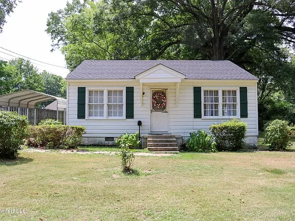 Primary Photo - 213 Lindale St