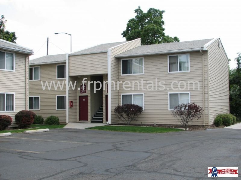Primary Photo - 2825 S Broxon Ln