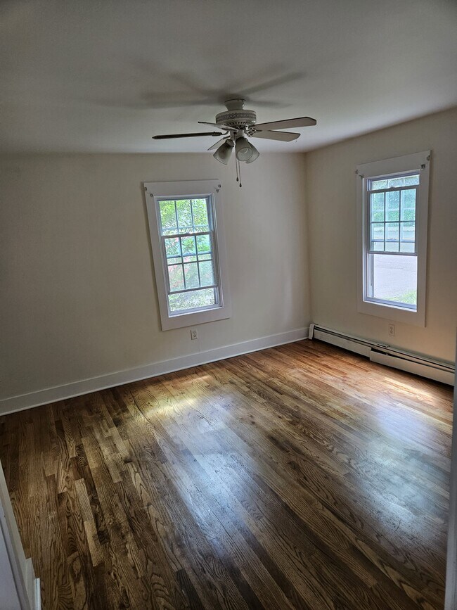 Sala de estar - 164-2 Bridgeport Ave