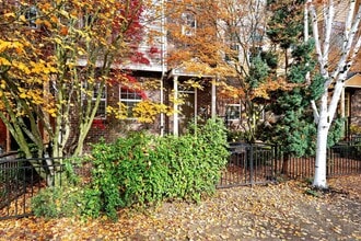 Building Photo - 5889 NE Alder St