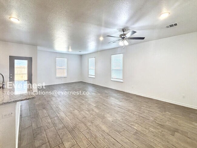 Foto del edificio - 2239 Hornbeam St