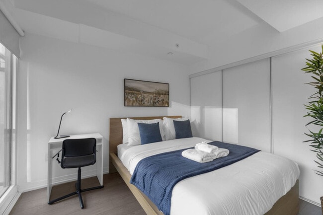 Building Photo - 251 Jarvis St