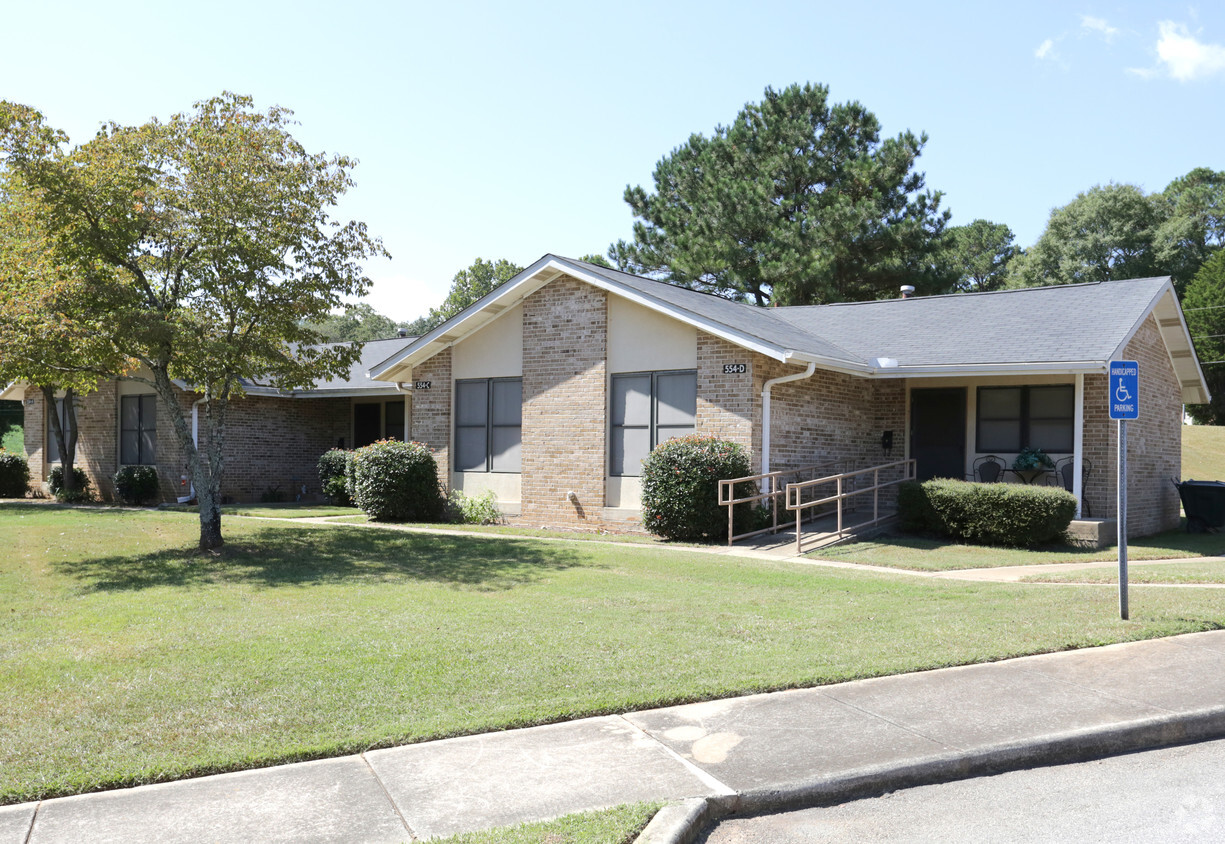 Primary Photo - 551-559 Alabama Cir
