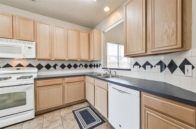 Foto del edificio - 2907 Eagle Point Trail Dr