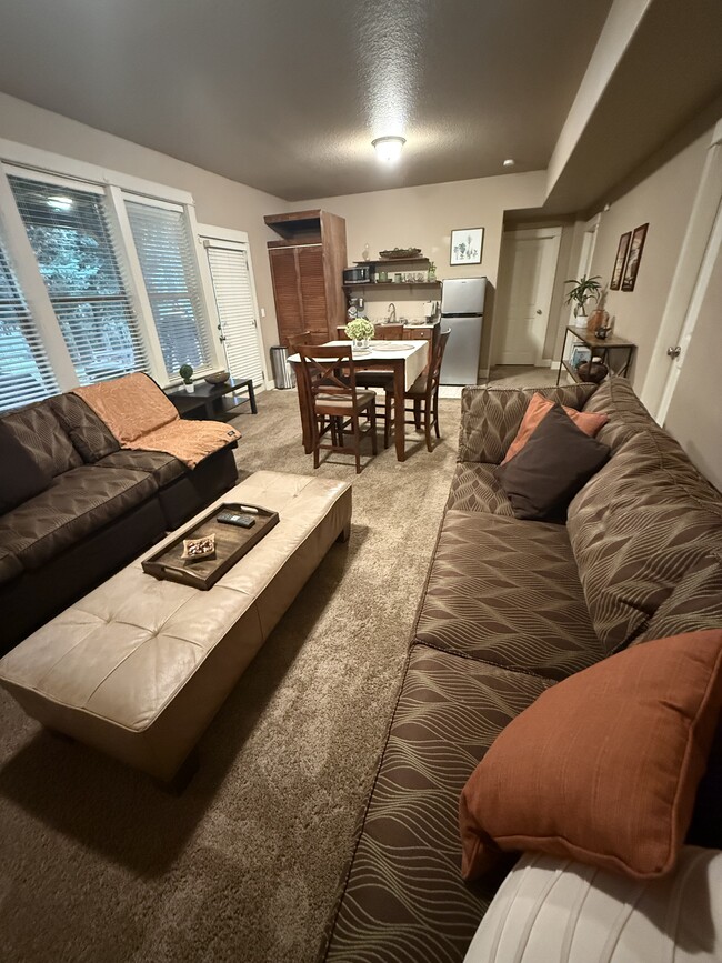 Photo - 2320 Crestview Dr House