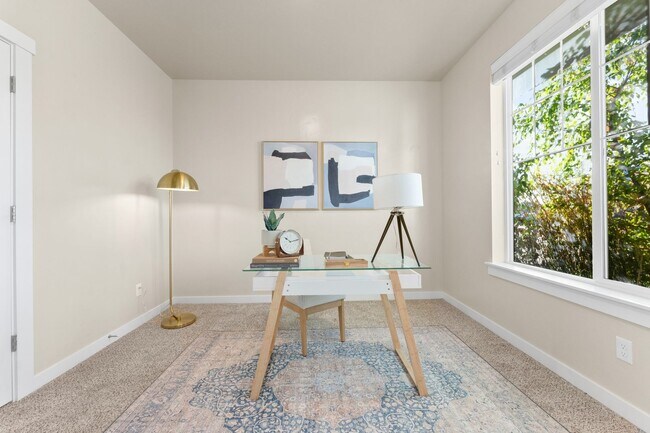 Foto del edificio - 5 Bedroom 2.5 Bath FOUR CAR GARAGE Eagle, ...