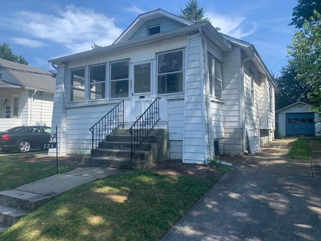 Off street parking and a garage! - 126 E. Ormond Ave