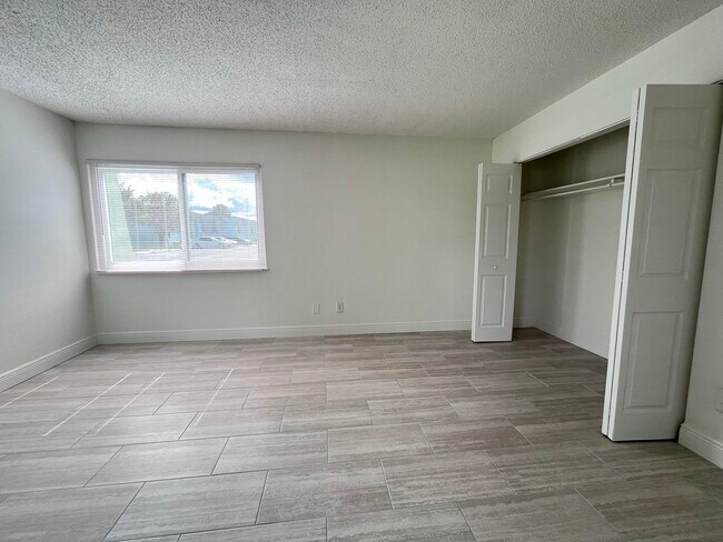 Bedroom + Closet - Sailpoint Bay Apartments