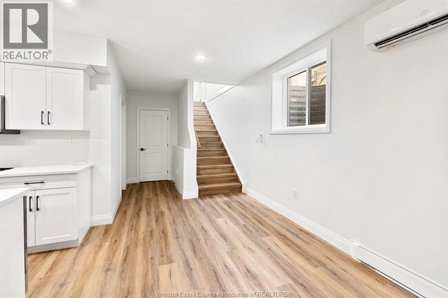 Building Photo - 156 McLellan Ave