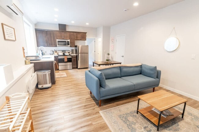 Building Photo - 5177 NE 14th Pl