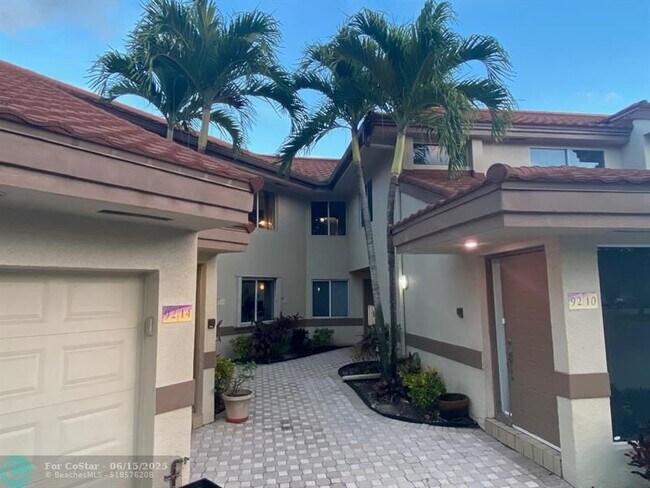Foto del edificio - 9208 NW 9th Ct