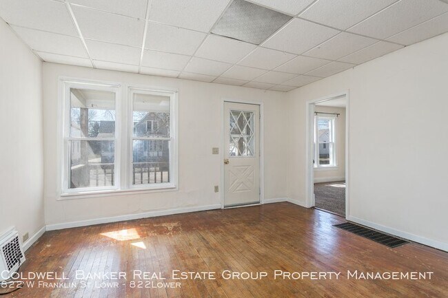 Building Photo - 822 W Franklin St Lowr