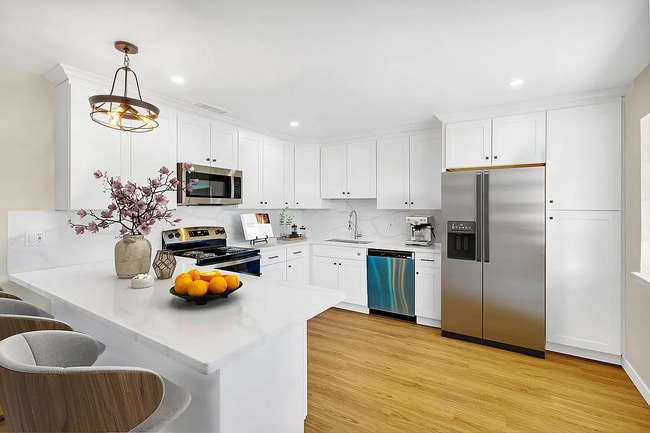 Kitchen - 299 Tangelo St