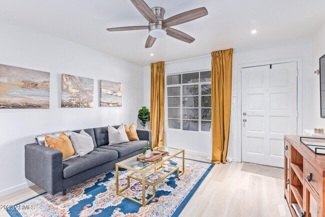 Foto del edificio - 1449 E Highland Ave