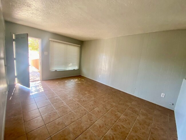 Building Photo - 1228 Lees Dr