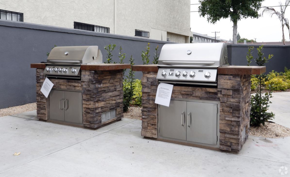 Chadron Apts Apartments in Hawthorne, CA Westside Rentals